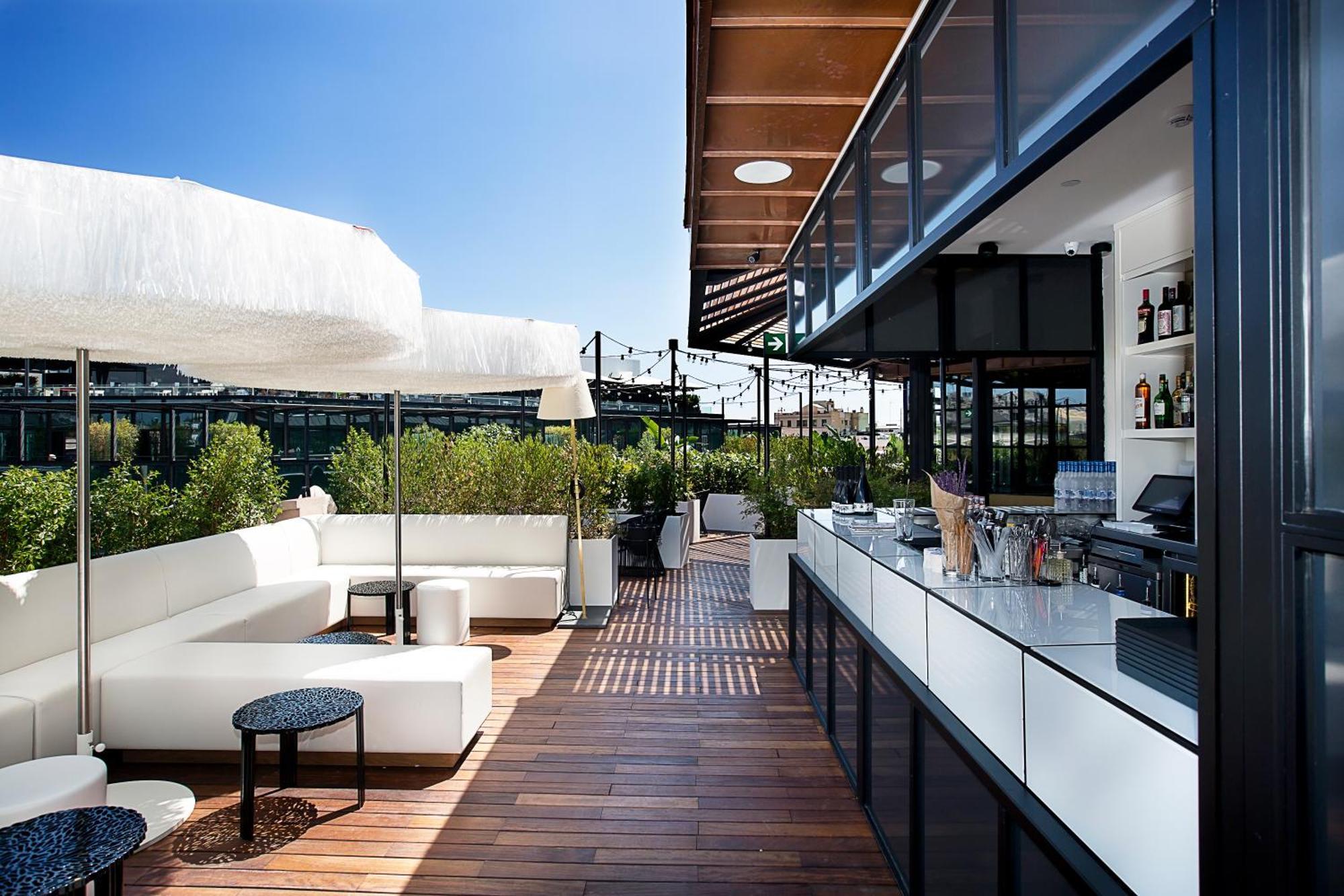 Monument Hotel Barcelona Exterior foto The rooftop bar